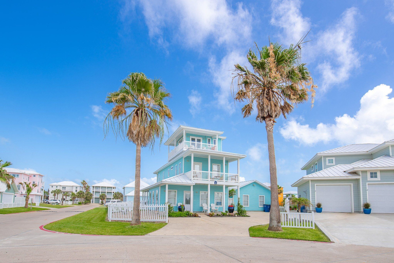 Exterior & Views 2, Blue Fin House- Pet Friendly & Boardwalk to the Beach!, Nueces