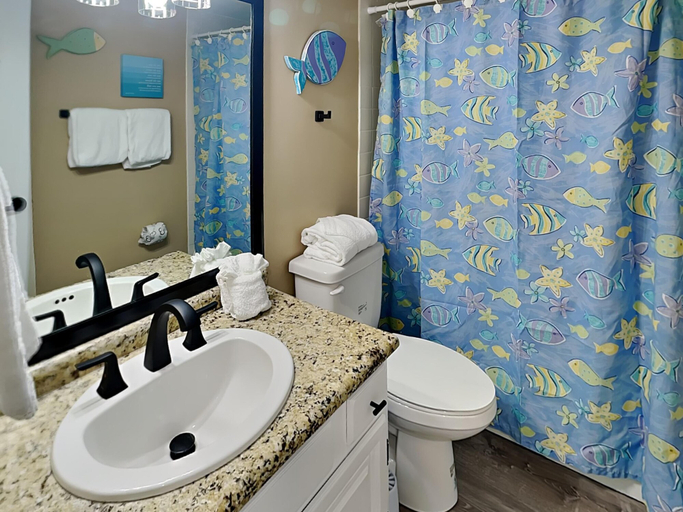 Bathroom 3, Emerald Towers by Southern Vacation Rentals, Okaloosa