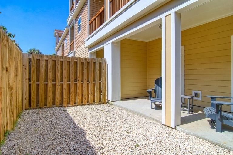 Exterior & Views 2, Flip Flops and Pop Tops by Silver Sands Vacation Rentals, Nueces