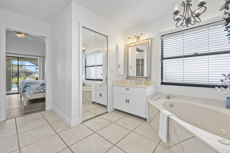 Bathroom 3, Cape Sunset Villa, Lee