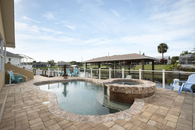 Sport & Beauty 1, Dolphin Cove, Flagler