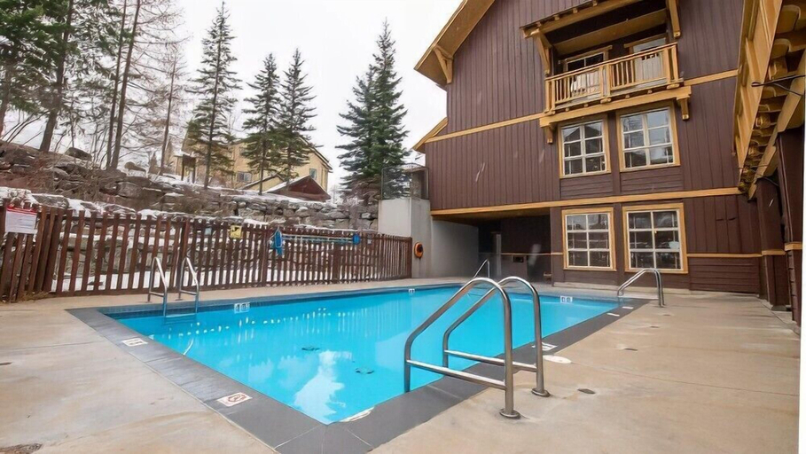 Sport & Beauty 5, Timberline Lodges by Fernie Lodging Co, East Kootenay
