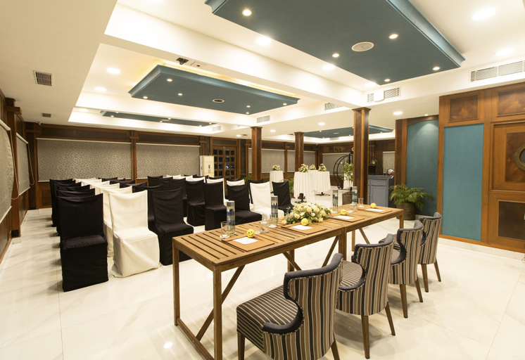 Food & Drinks 5, Polo Floatel Kolkata, Kolkata