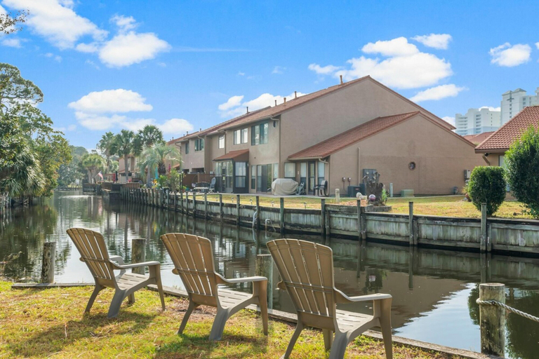 Room 3, Spring Special Canal View Ocean Pool 0 Clean FEE, Bay