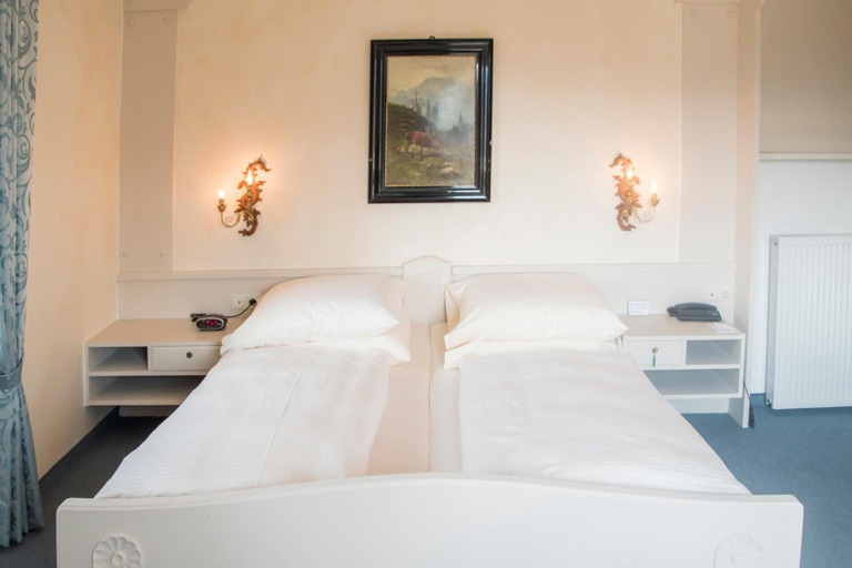 Bedroom 3, Hotel Rex, Miesbach