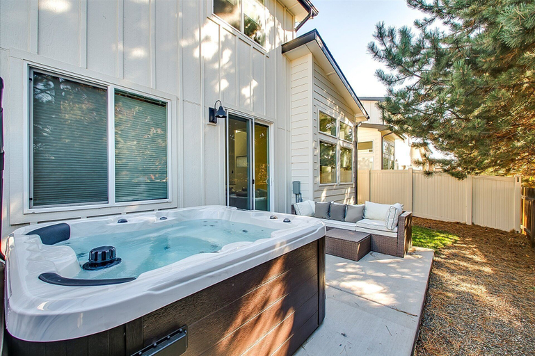 Sport & Beauty, Crossroads Retreat, Ada