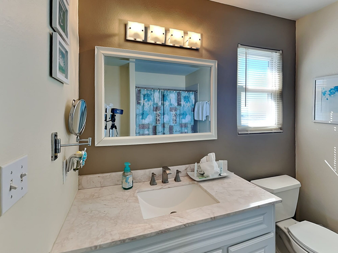 Bathroom 4, Camino to the Beach, Galveston