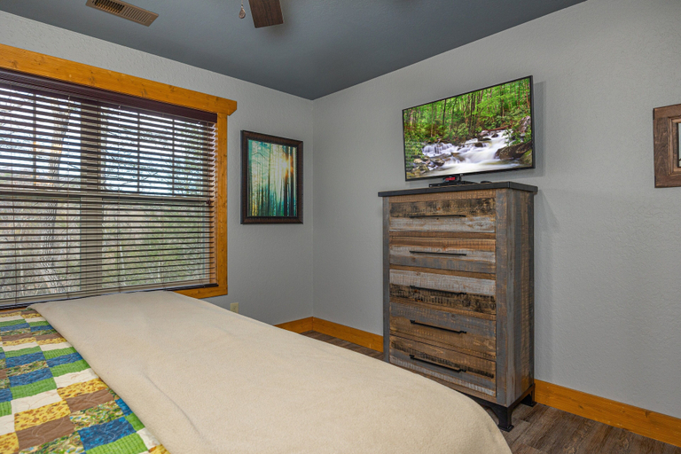 Bedroom 3, Mountain Sunrise Pool Cottage, Sevier
