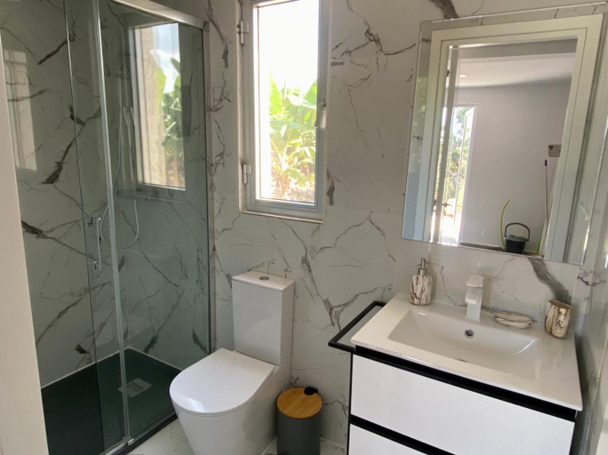 Bathroom 4, Ammos Luxury Suits and Residences