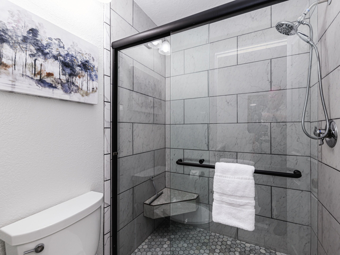 Bathroom 4, Aspen Run Condo Unit 29A, Lincoln