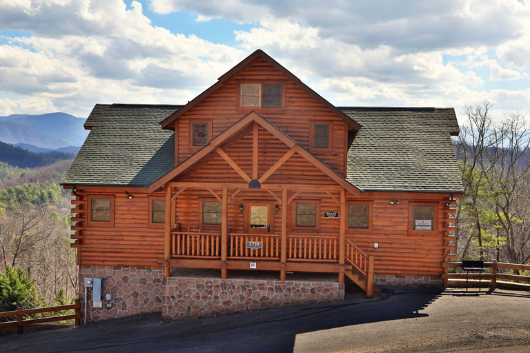Exterior & Views 2, Ridgetop Theatre Lodge - Six Bedroom Cabin, Sevier