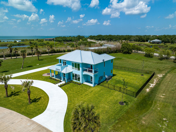 Exterior & Views 2, The Hangry Pelican, Aransas