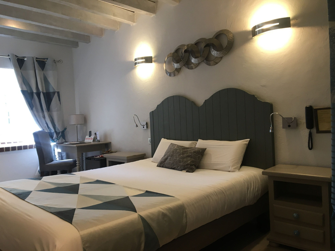 Bedroom 2, Oasis, Mayenne