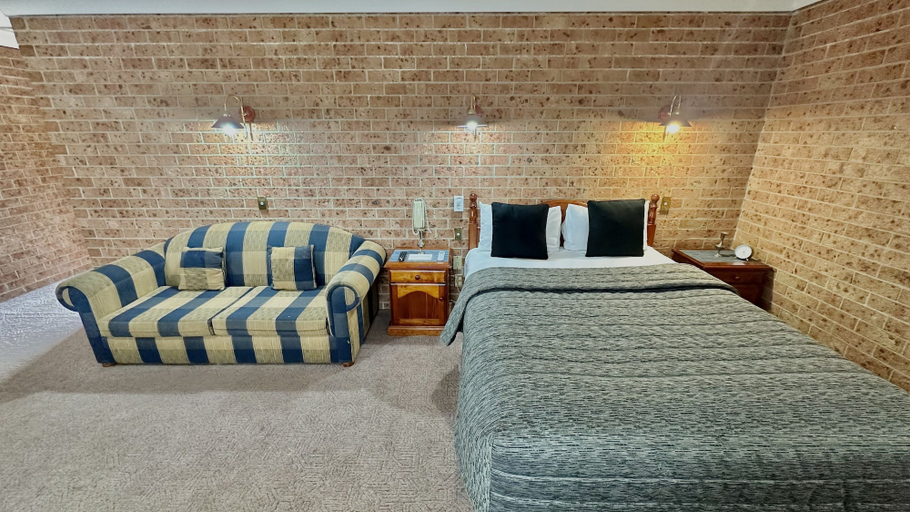 Bedroom 2, Golden Grain Motor Inn, Tamworth Regional - Pt A