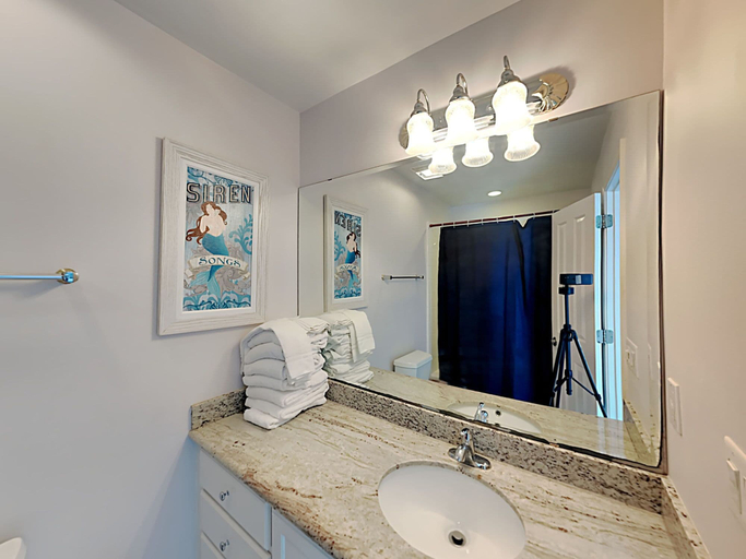 Bathroom 4, I'd Rather Be Gulfing by Southern Vacation Rentals, Escambia