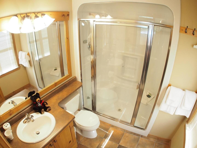 Bathroom 4, Crystal Forest #66 By Bear Country, Thompson-Nicola