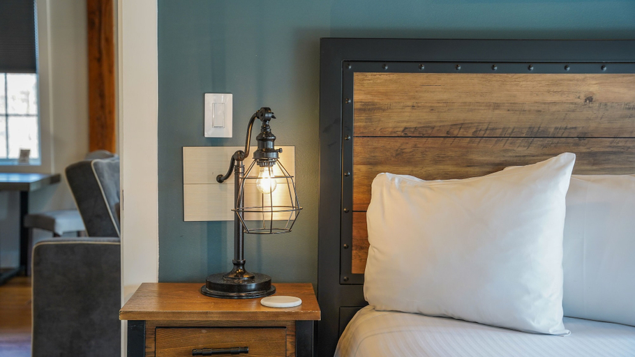 Bedroom 3, Old Mill Inn, Hampshire