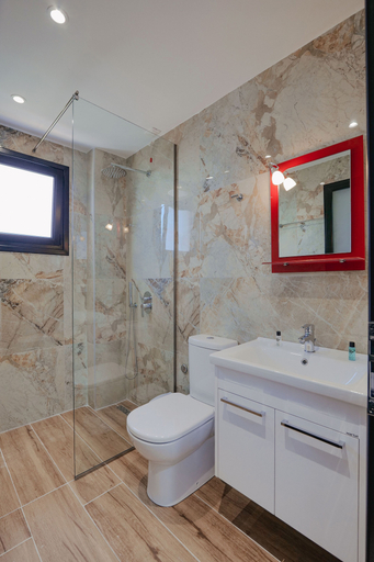 Bathroom 3, Vila Muka, Sarandës