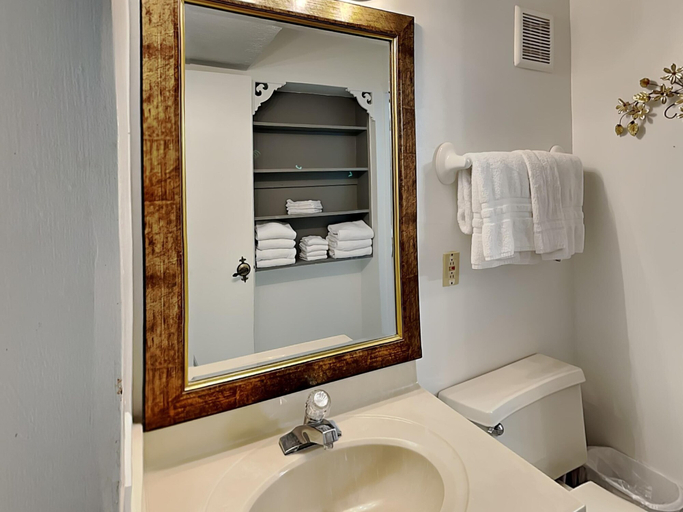 Bathroom 4, Summit Beach Resort II by Resort Collection, Bay