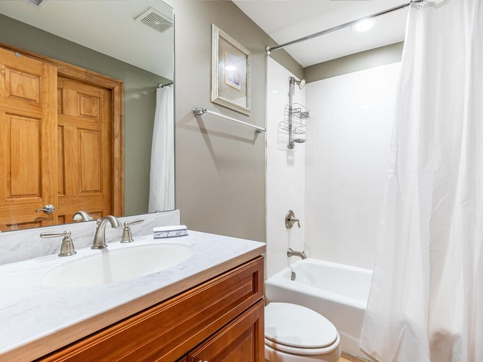 Bathroom 3, Tybee Beach Club by Tybee Vacation Rentals, Chatham