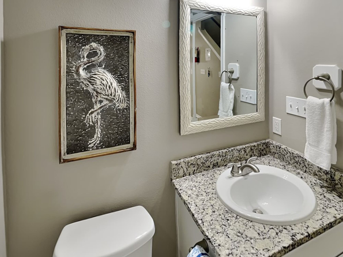 Bathroom 4, Jeffrey's Bay at Village by the Beach, Nueces