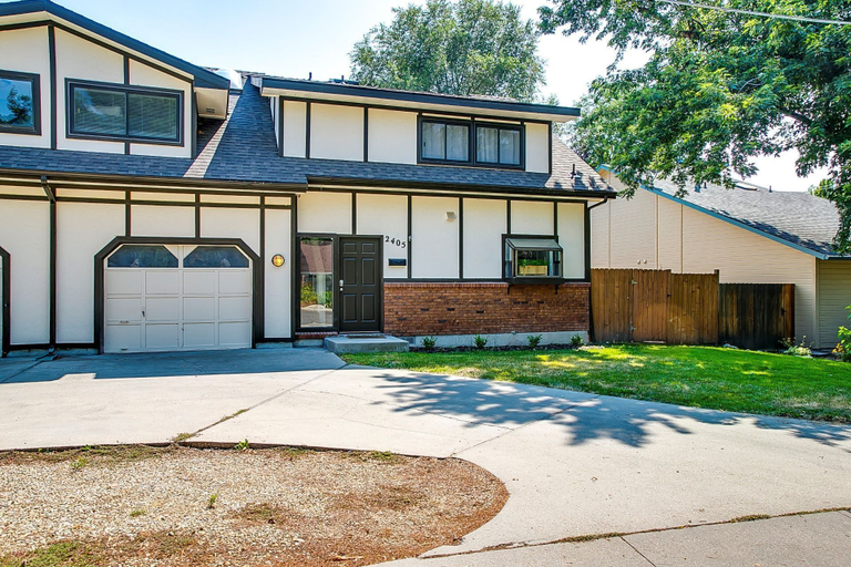 Exterior & Views 2, Elm Grove Elegance, Ada