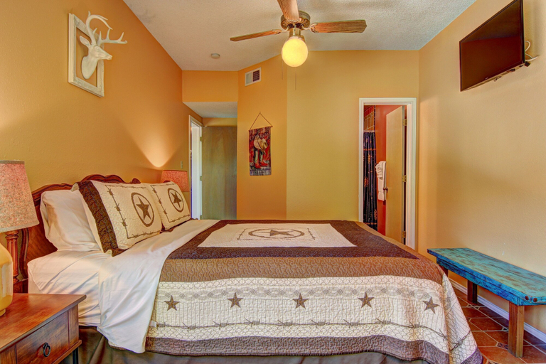 Room 2, Comal Corral IC110 by RedAwning, Comal