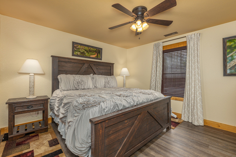 Bedroom 3, A Moment's Peace, Sevier
