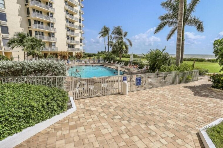 Sport & Beauty 5, Estero Beach and Tennis 705c, Lee