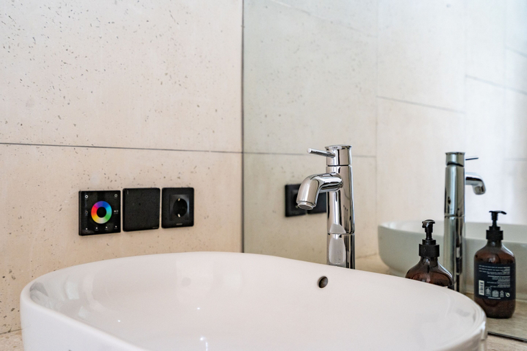 Bathroom 4, Anyuta Rai Villa, Gianyar