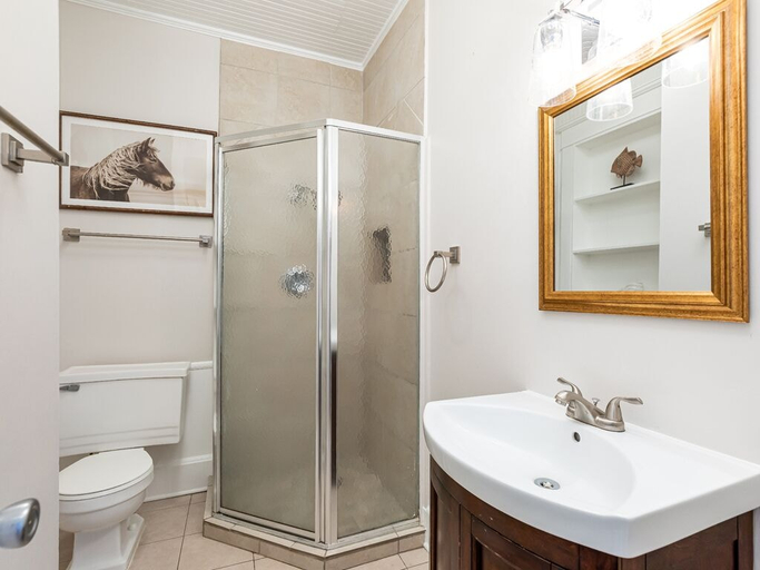Bathroom 4, Sea View 1 by Tybee Vacation Rentals, Chatham