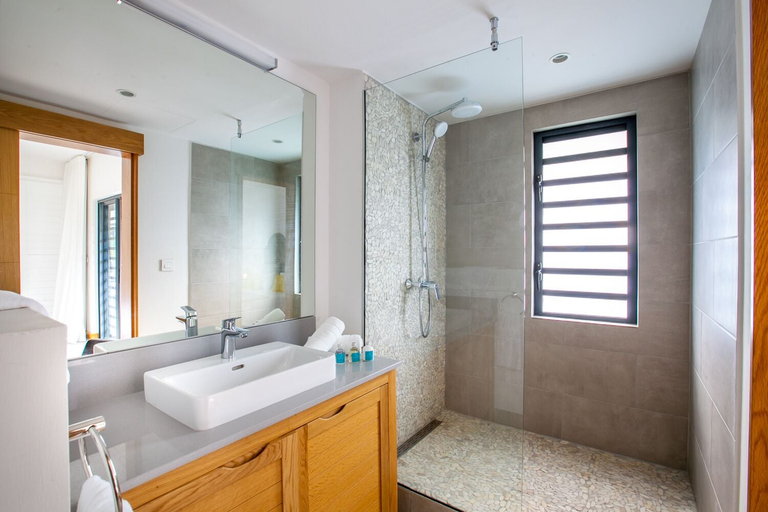 Bathroom 5, Marguery Villas by MJ Holidays, Black River