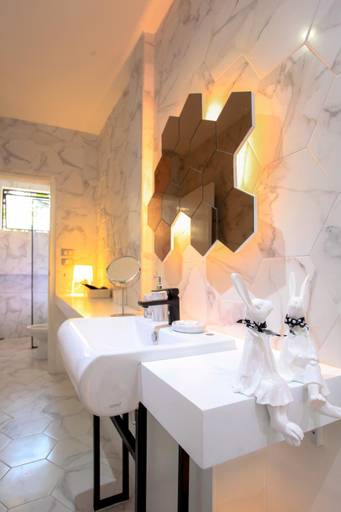 Bathroom 2, Hidden Habitat - Design Guesthouse, Pathum Wan