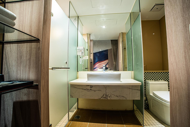 Bathroom 11