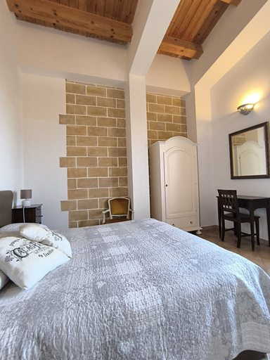 Bedroom 3, Avola Opera House, Syracuse