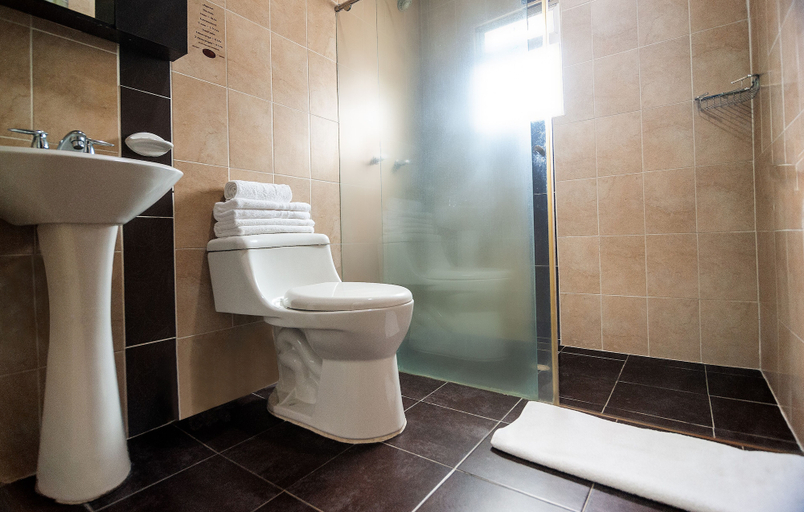 Bathroom 4, SACHAR LODGING APARTAHOTEL, Bucaramanga