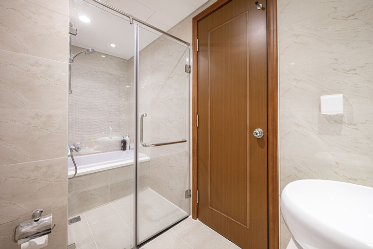 Bathroom 16