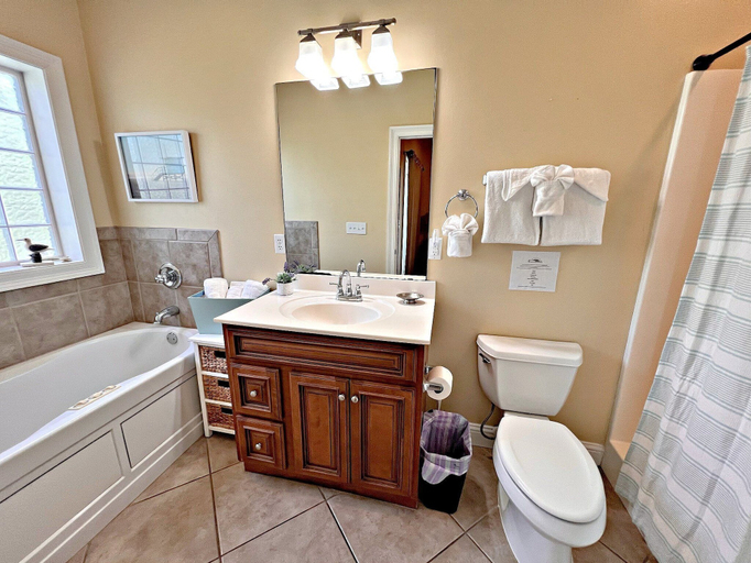 Bathroom 4, Laguna Breeze, Baldwin
