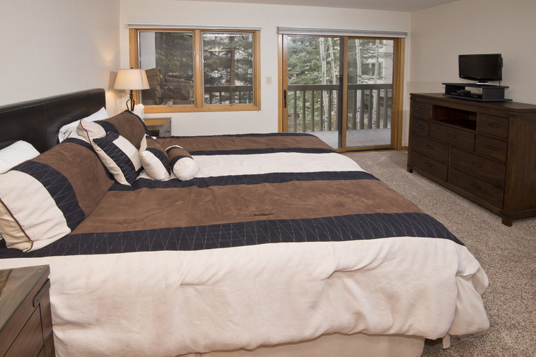 Room, Townsend Place A206 1 Bedroom Condo by RedAwning, Eagle