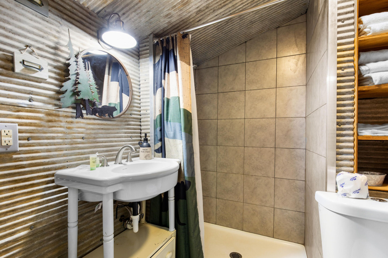 Bathroom 4, Hidden Mountain View, Sevier