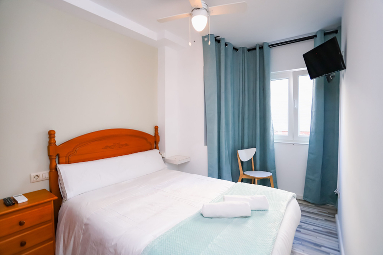 Bedroom 4, Pension Caldas, Pontevedra