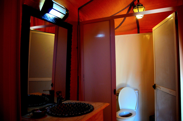 Bathroom, Merzouga Paradise Luxury Camp, Errachidia
