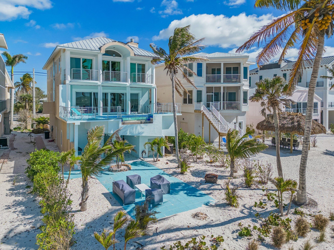 Exterior & Views 2, Saltwater Sanctuary, Lee