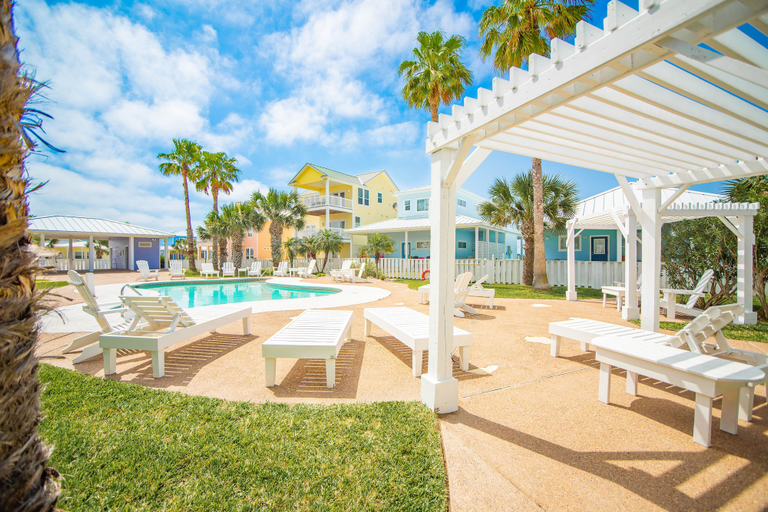 Sport & Beauty 5, Casa Azul - Boardwalk to the Beach!, Nueces