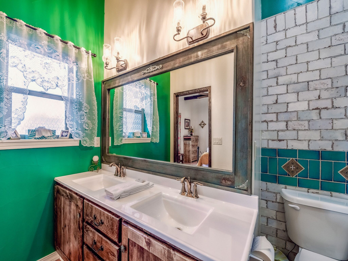 Bathroom 4, Casita Rios, Lincoln