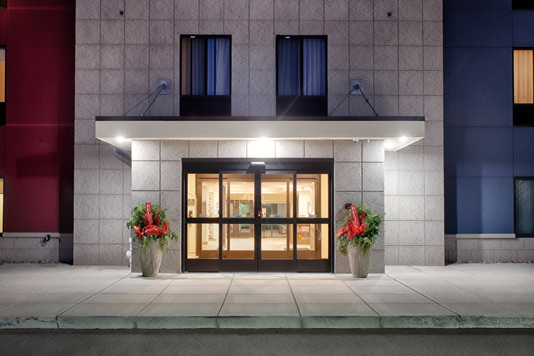 Exterior & Views