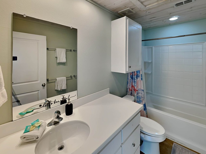 Bathroom 4, Candies Paradise, Nueces