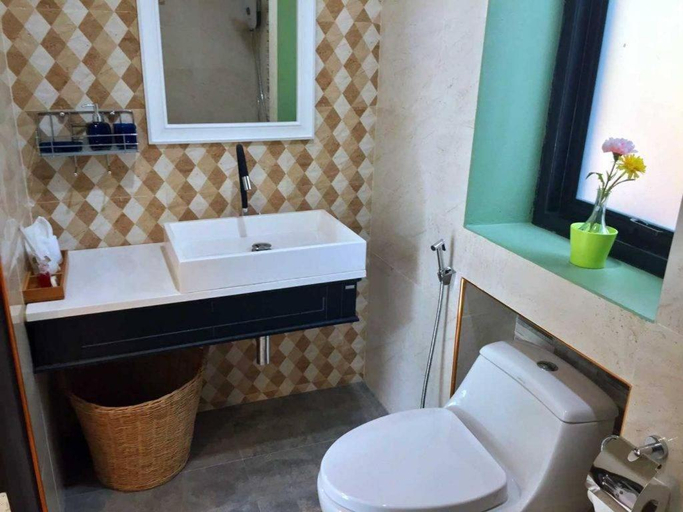 Bathroom 3, Snapper House, Takua Pa