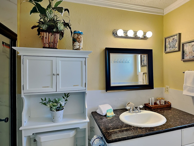 Bathroom 4, Sea Isle Serenity, Galveston