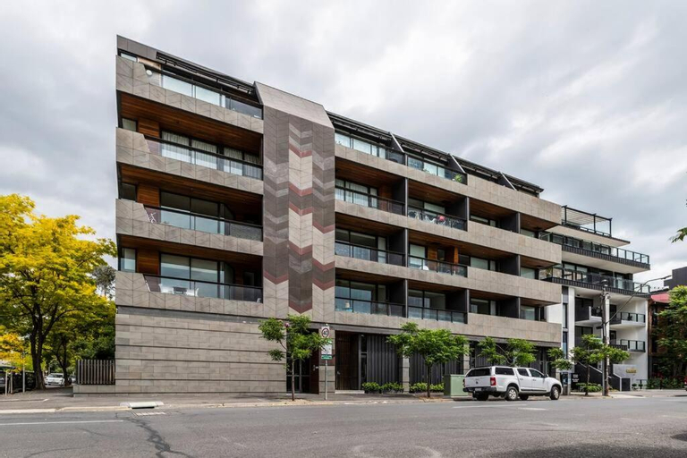Exterior & Views 1, Walk to the Grand Prix Track 01583, Port Phillip - West